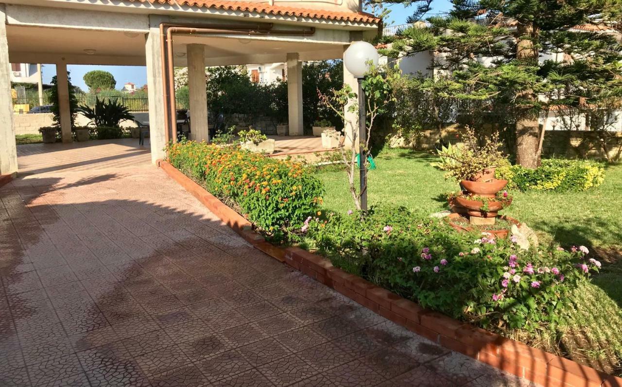 Villa Tetide - Fontane Bianche Luaran gambar